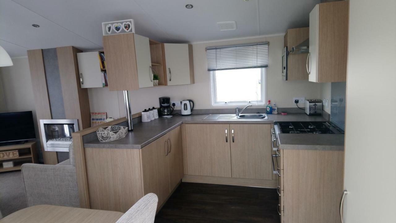 Bude Caravan Caromax - Families And Couples Only Eksteriør bilde
